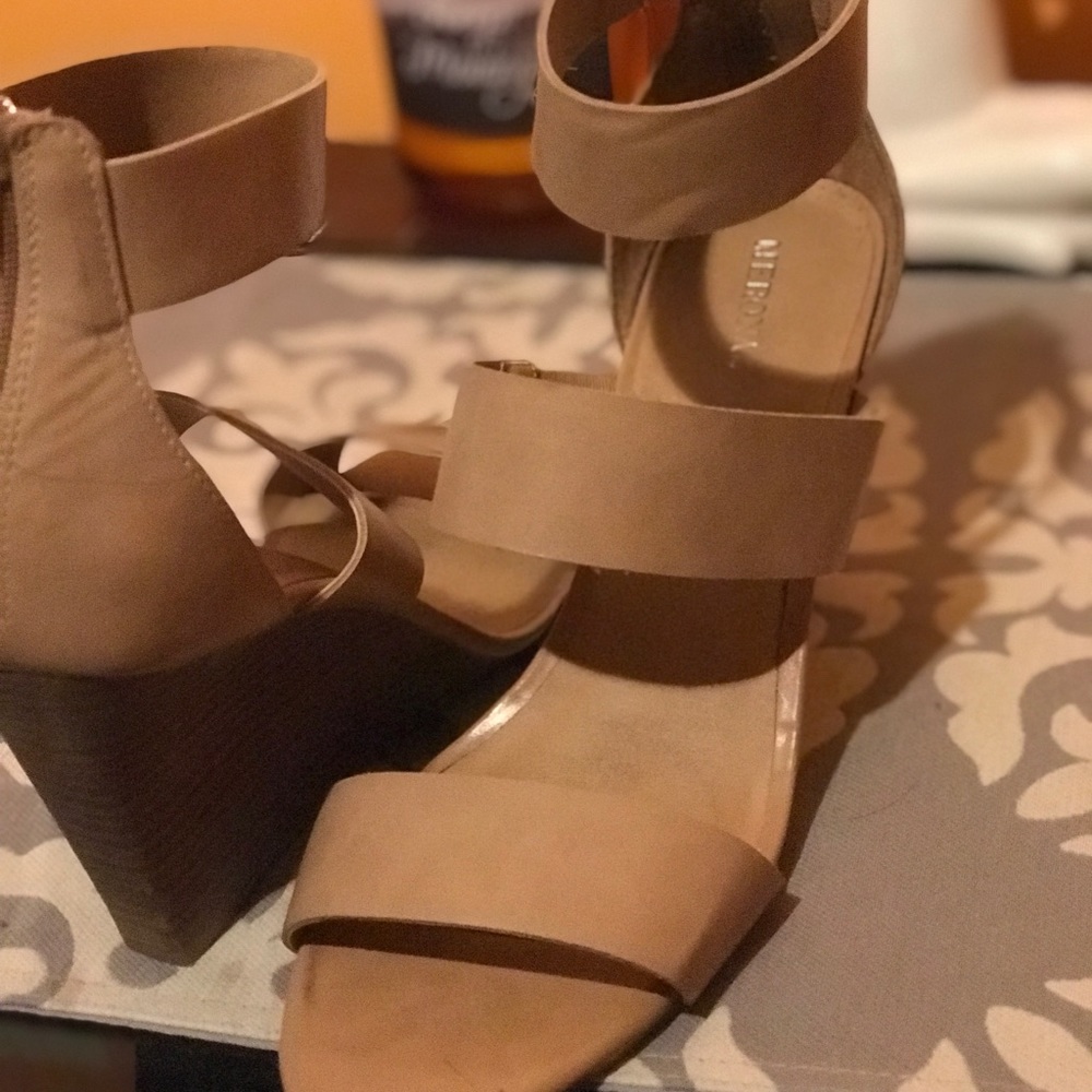 Tan wedges